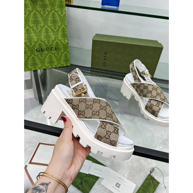 G*u*i sandals